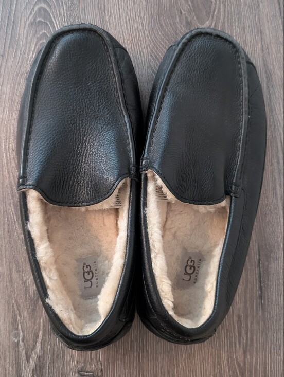 UGG Other - Ugg Mens Leather Sherpa Lined Loafer Shoes Size 11